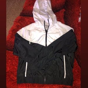 WINDBREAKER SWEATER .